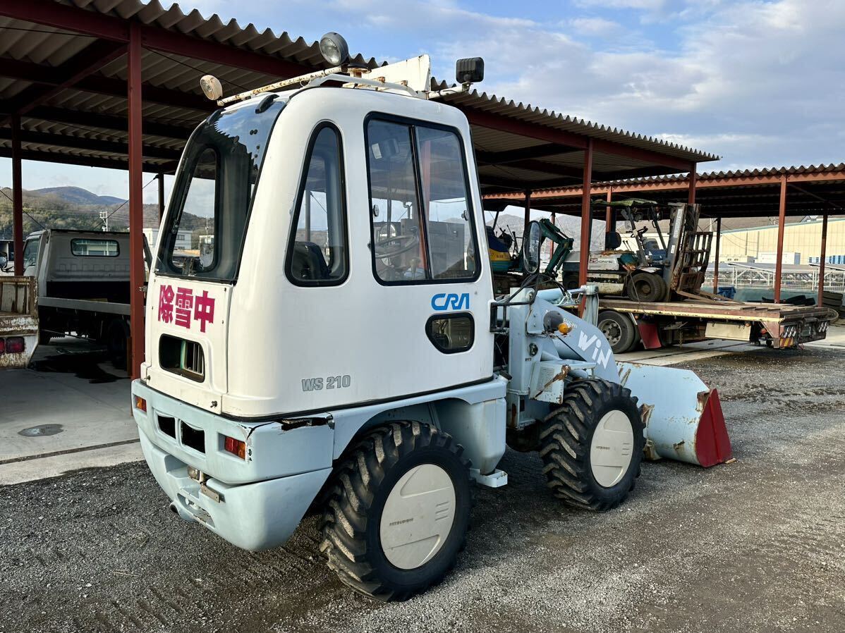 三菱 MITSUBISHI WS210 キャビン ホイールローダー. バケット容量：0.4m3 . WHEEL LOADER. 1135時間 .4WD. 下取りも可能._画像4