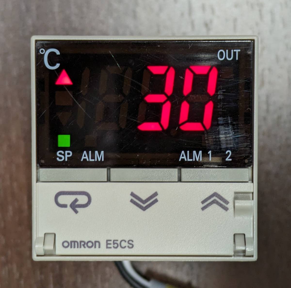 【動作確認済】オムロン サーマックS 電子温度調節器 E5CS-RKJU-Wの画像1