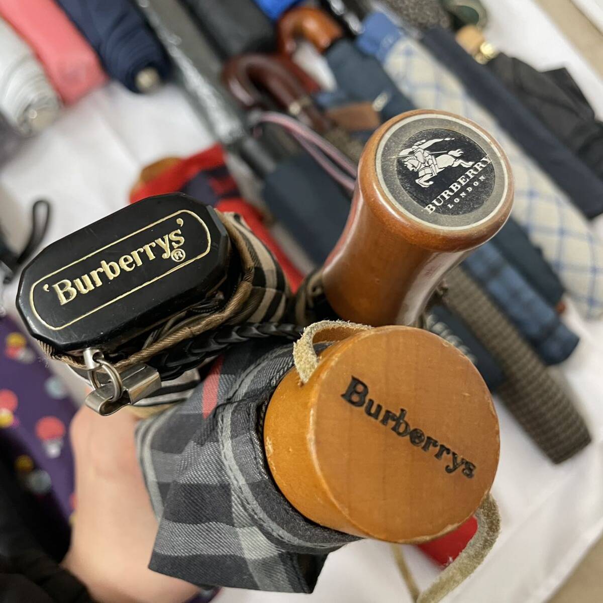 【まとめて】折りたたみ傘 メンズ レディース まとめて35点 大量 Burberry バーバリー　SHIMADAJUNKO TOMMYHILFIGER 等　携帯傘 日傘 雨傘_画像2