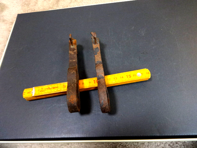 江戸時代 A鉄の古民具 鍵 ２個 オブジエに 頑丈な鍵 凝った構造の手分庫 金庫 隠し扉等の鍵_画像6