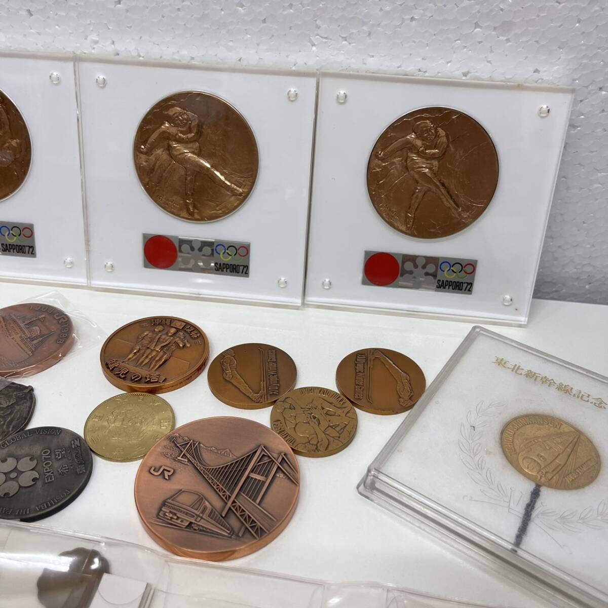 【C-23496a】大量 記念メダル コイン まとめ売り オリンピック JR 日本 Japan 世界 海外コイン コレクション コレクター 整理品 保管品の画像3