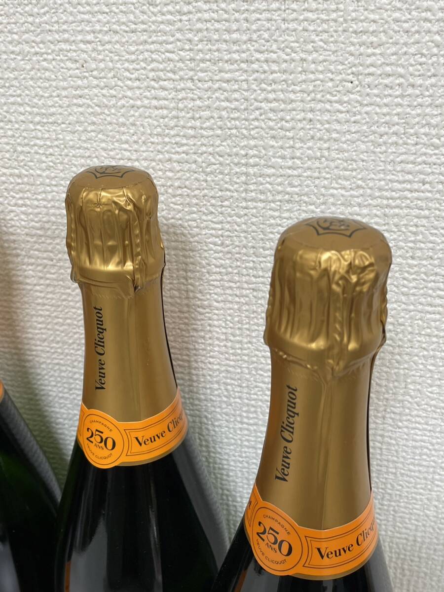 【F-14215】 未開栓 Veuve Clicquot BRUT 4本セット ヴーヴクリコ イエローラベル ブリュット 250周年記念 シャンパン 750ml 12% 果実酒_画像5