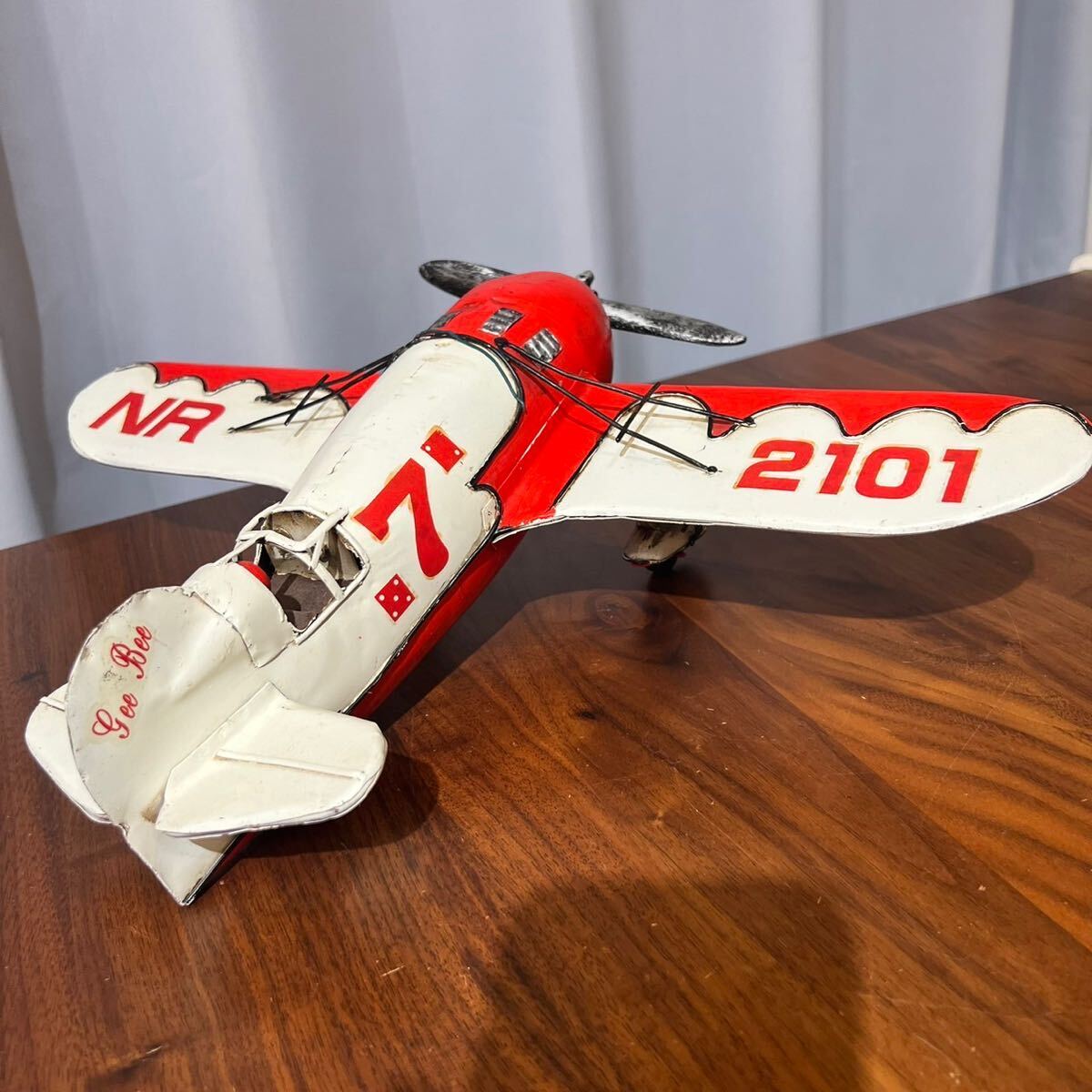 【即決】ジービーレーサー ブリキ レース用飛行機模型 Gee Bee Racer NR2101 全長約32cm 幅43.5cm 高さ約15cm 完成品