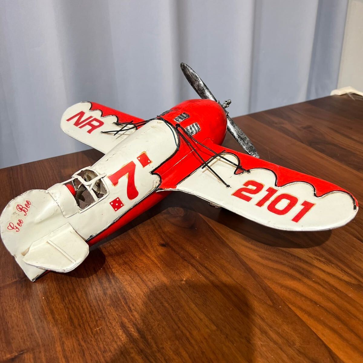 【即決】ジービーレーサー ブリキ レース用飛行機模型 Gee Bee Racer NR2101 全長約32cm 幅43.5cm 高さ約15cm 完成品