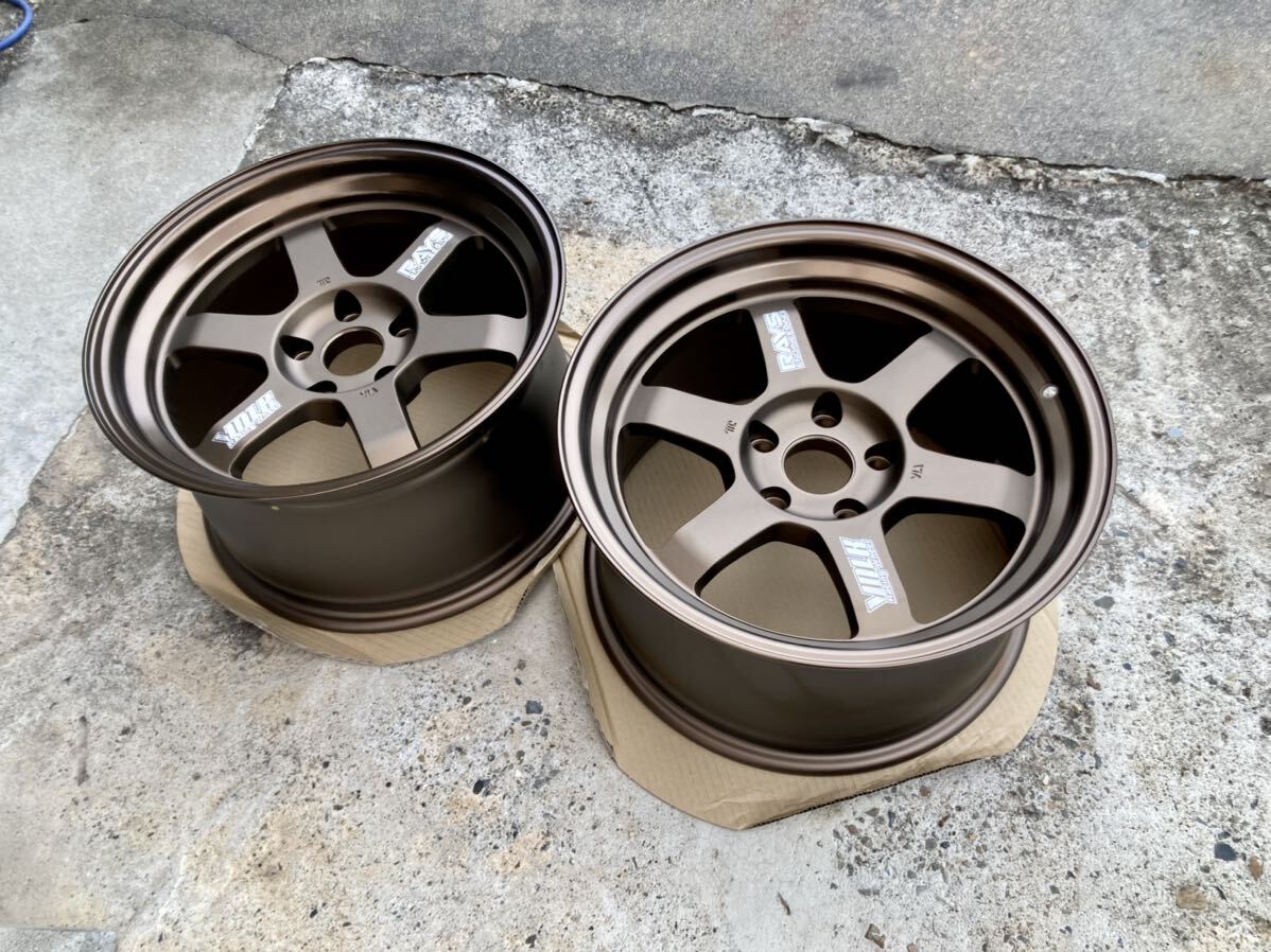 【未使用品】RAYS VolkRacing TE37V 10th Anniversary Edition 17インチ 5H114.3 9.5J+15 ブロンズ 2本【廃盤サイズ】_画像1