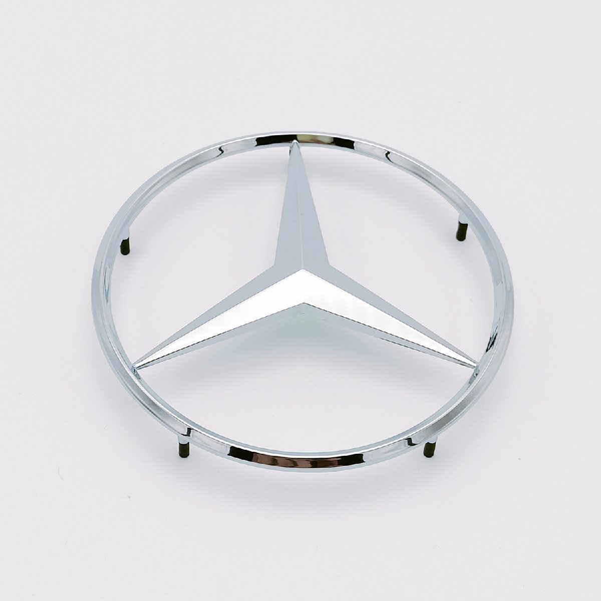 Mercedes-AMG 純正 部品 エンジン・カバー・スター・エンブレム 75ミリ径 リプレイス用 (A45 / CLA45 / GLA45 等) メルセデス・ベンツの画像1