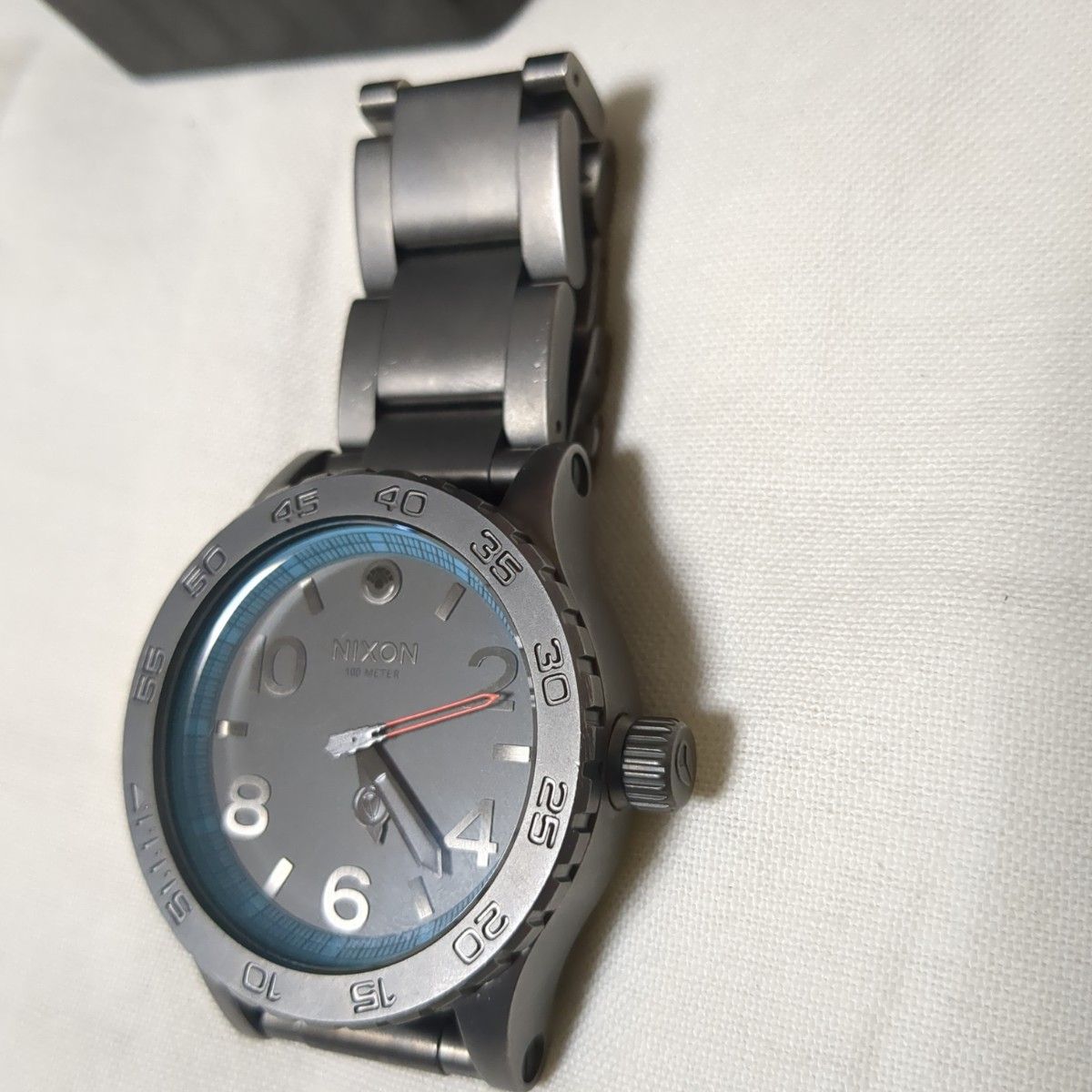 NIXON 腕時計 スターウォーズ ミレニアムファルコン モデル 中古 NIXON 腕時計 スターウォーズ ミレニアムファルコン モデル 中古