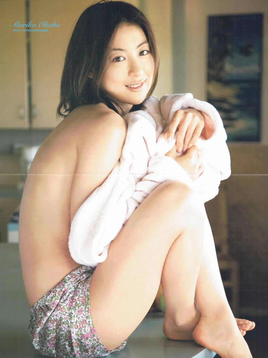 大久保麻理子　両面ピンナップ　ポスター　撮影・渡辺達生　2008年_画像1