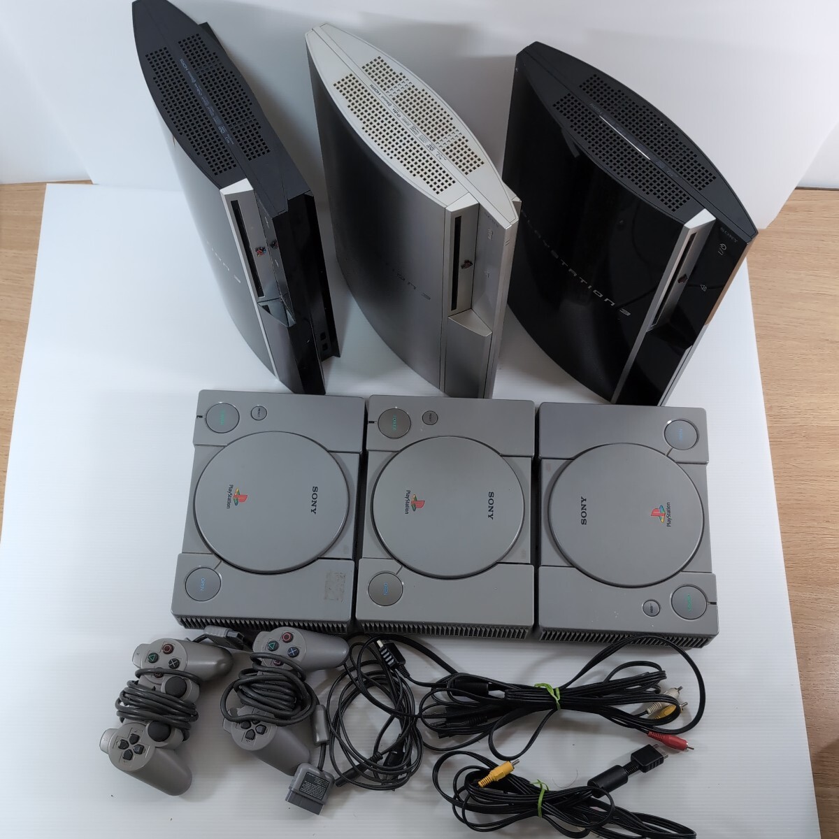 ★PS3 PS1 本体セット 3台ずつ 6台 中古品 通電確認のみ CECHH00 CECHL00 SONY プレイステーション コントローラー ゲーム機 PlayStation_画像1