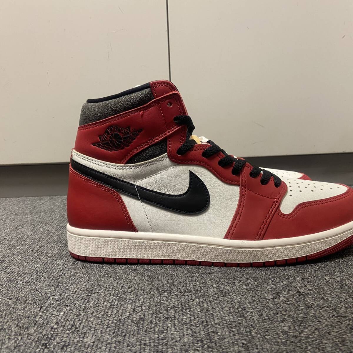 【B-13468】 1円スタート～ NIKE AIR JORDAN 1 RETRO HIGH OG DZ5485-612 28.5cm ナイキ 靴 スニーカー 箱付きの画像3