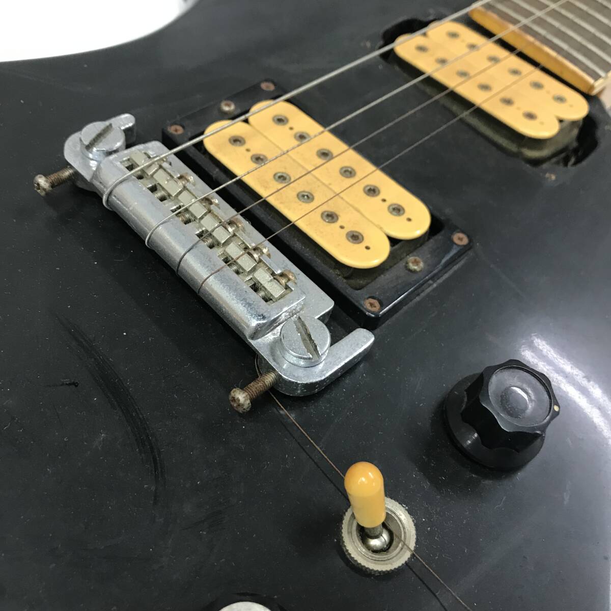 wx504 地域限定送料無料！現状ジャンク品 FERNANDES フェルナンデス Fロゴ エレキギター_画像5