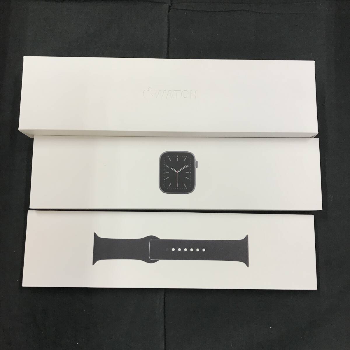 sx401 送料無料！臭い有り 動作品 Apple Watch シリーズ6 Space Gray Aluminum Case 44mm MG2E3J/A A2376 ブラックスポーツバンド_画像1