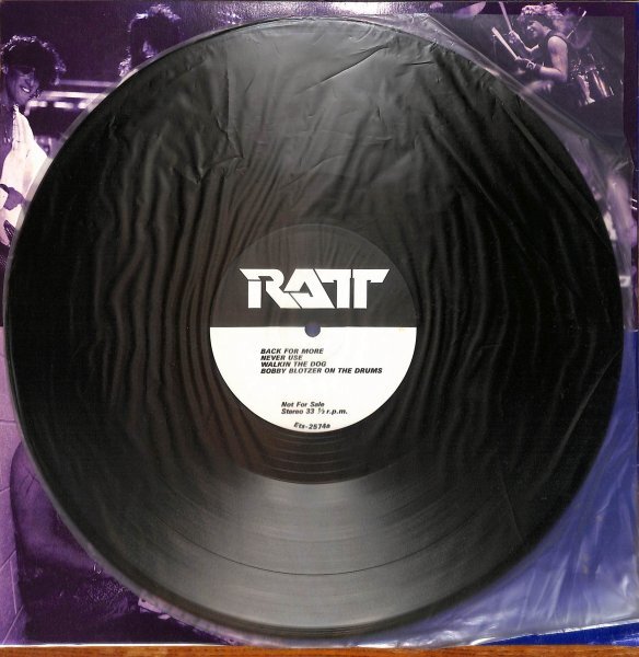 [B151]Ratt - Year of the Ratt (ETS 2573/74) Rare Japan 2LP 1984/85 Long Beach CA. LP レコード_画像3