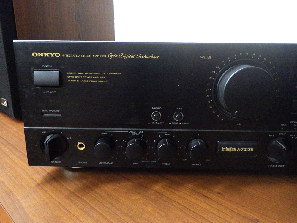 B24-413【店頭受取限定】【ジャンク】ONKYO オンキョー デジタルプリメインアンプ A701XD Integra 取説付 ※通電確認済/音量小さいの画像3