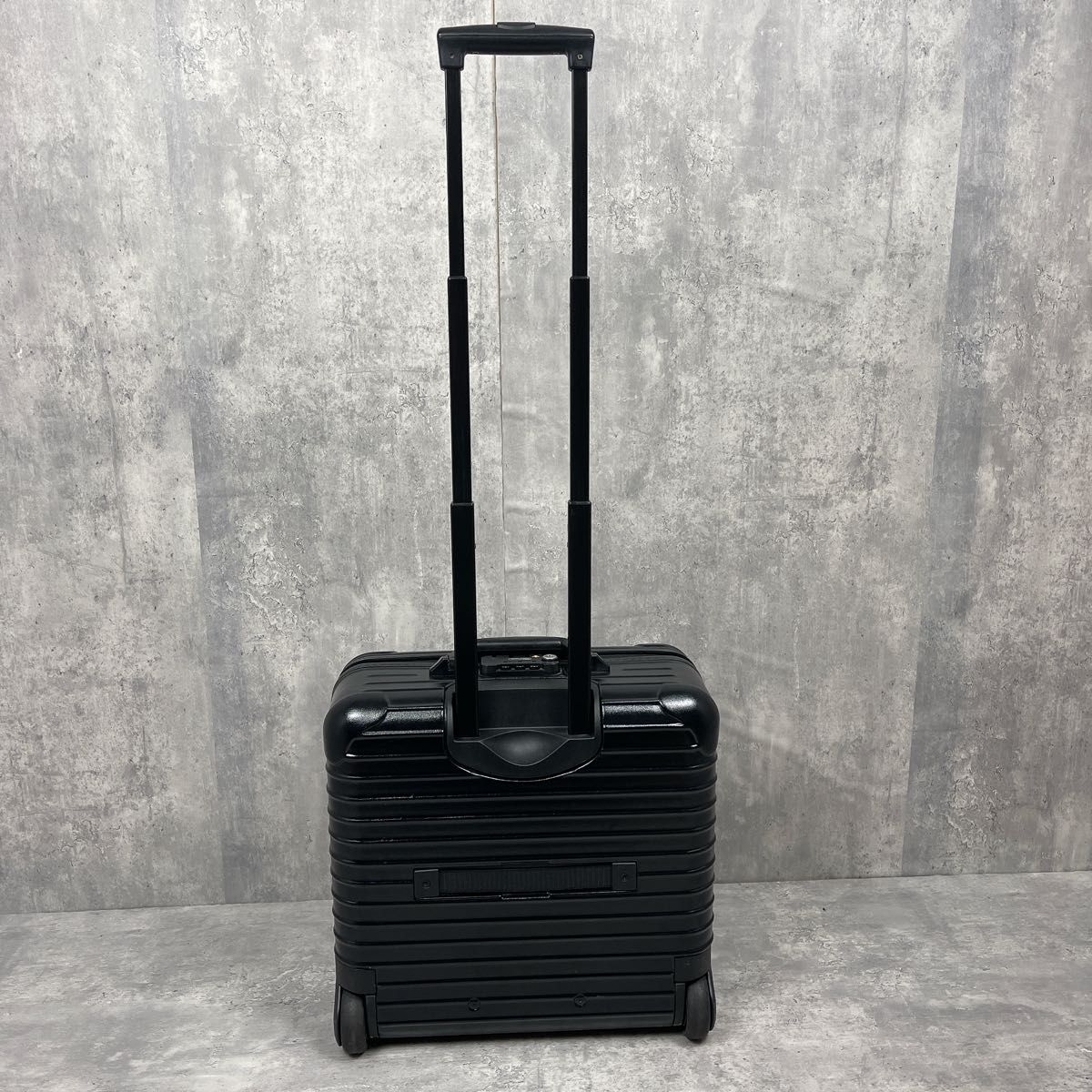 美品 RIMOWA ビジネス トローリー サルサ 2輪 23L 機内持ち込み TSAロック リモワ ファスナー スーツケース 