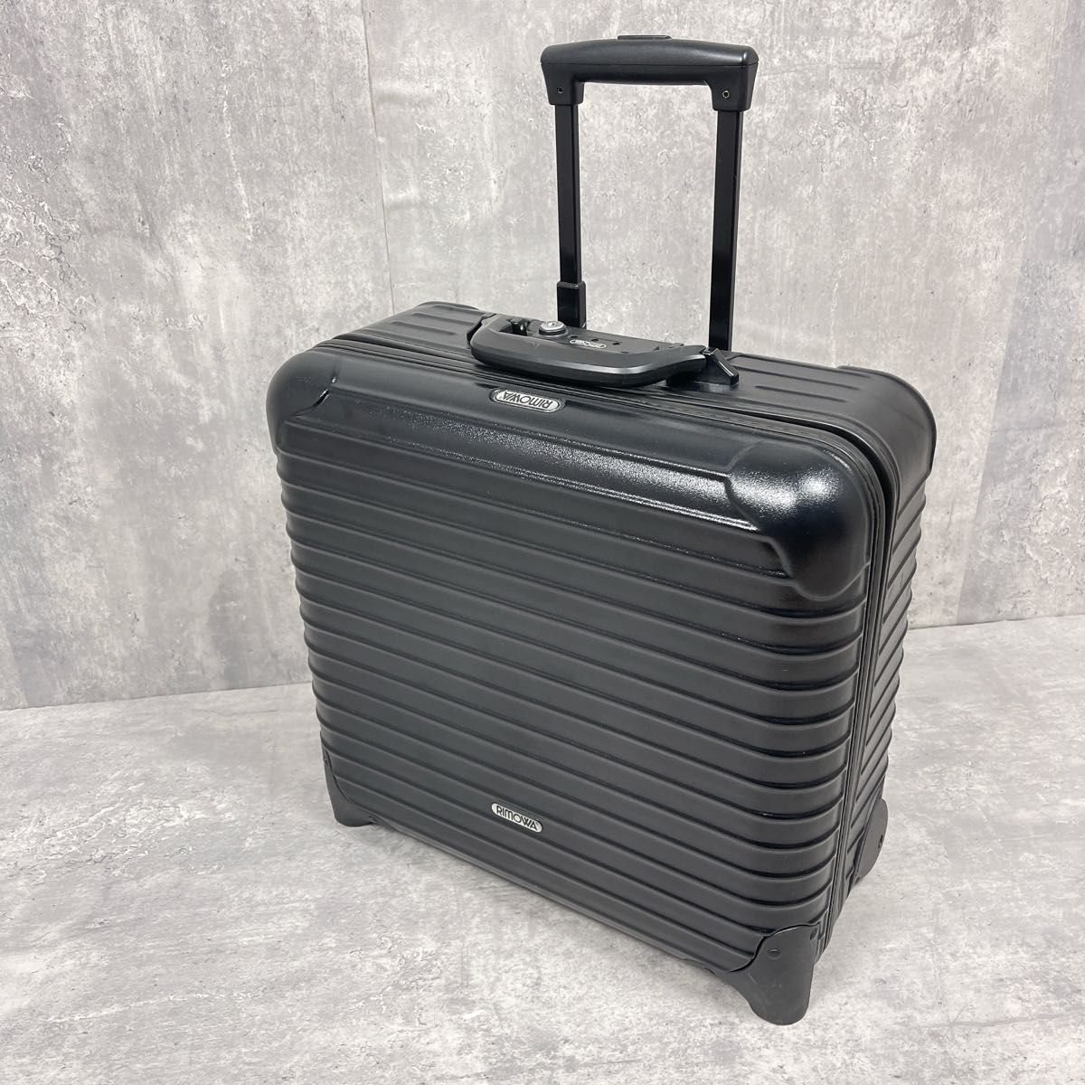 美品 RIMOWA ビジネス トローリー サルサ 2輪 23L 機内持ち込み TSAロック リモワ ファスナー スーツケース 