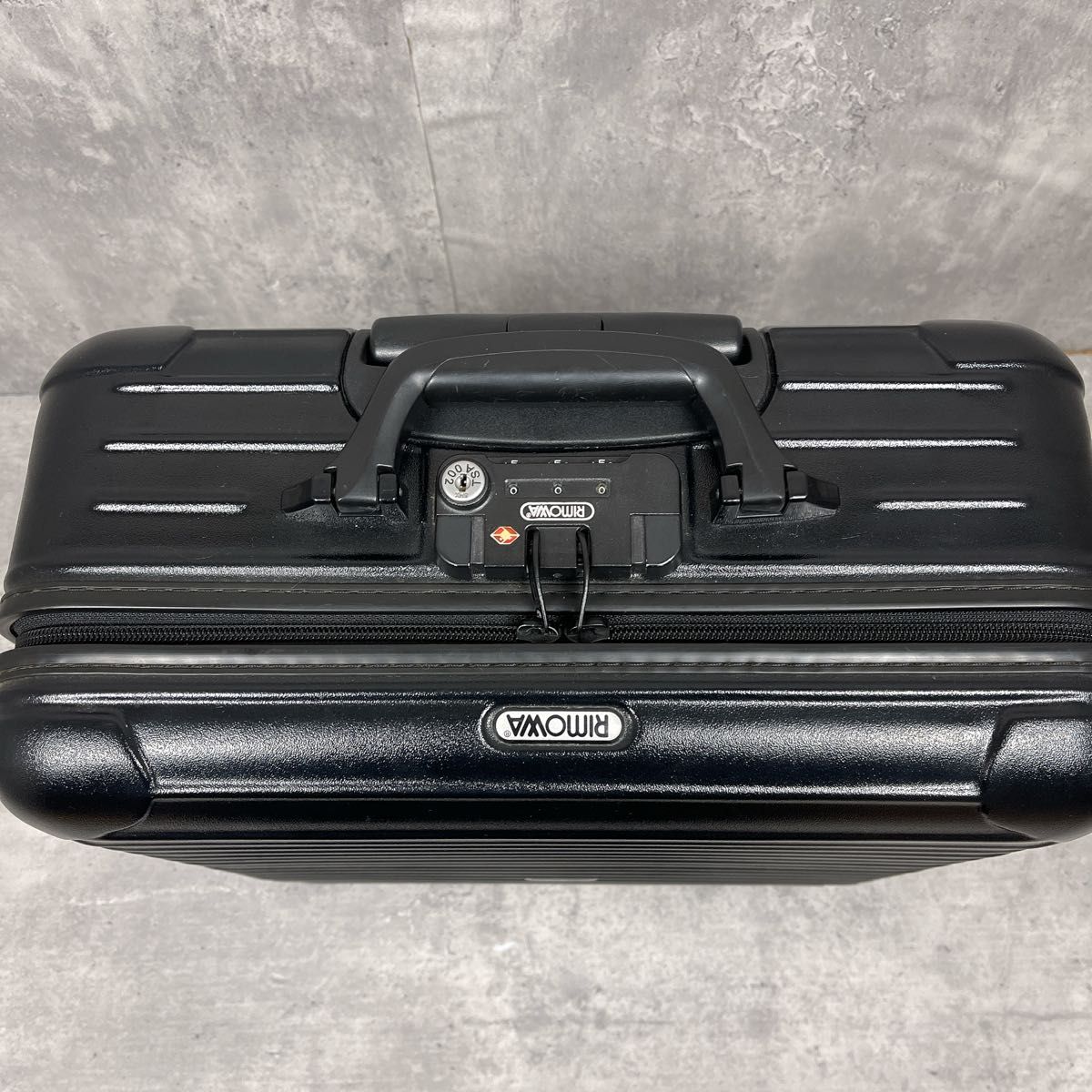 美品 RIMOWA ビジネス トローリー サルサ 2輪 23L 機内持ち込み 美品 RIMOWA ビジネス トローリー サルサ 2輪 23L 機内持ち込み