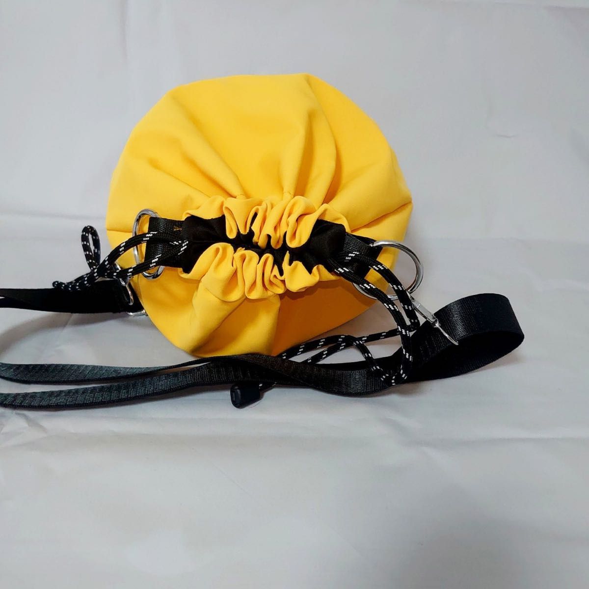 【SALE！】ショルダーバッグ ナイロン 防水 巾着 カジュアル シンプル コンパクト 男女兼用 イエロー 黄色 ユニセックス