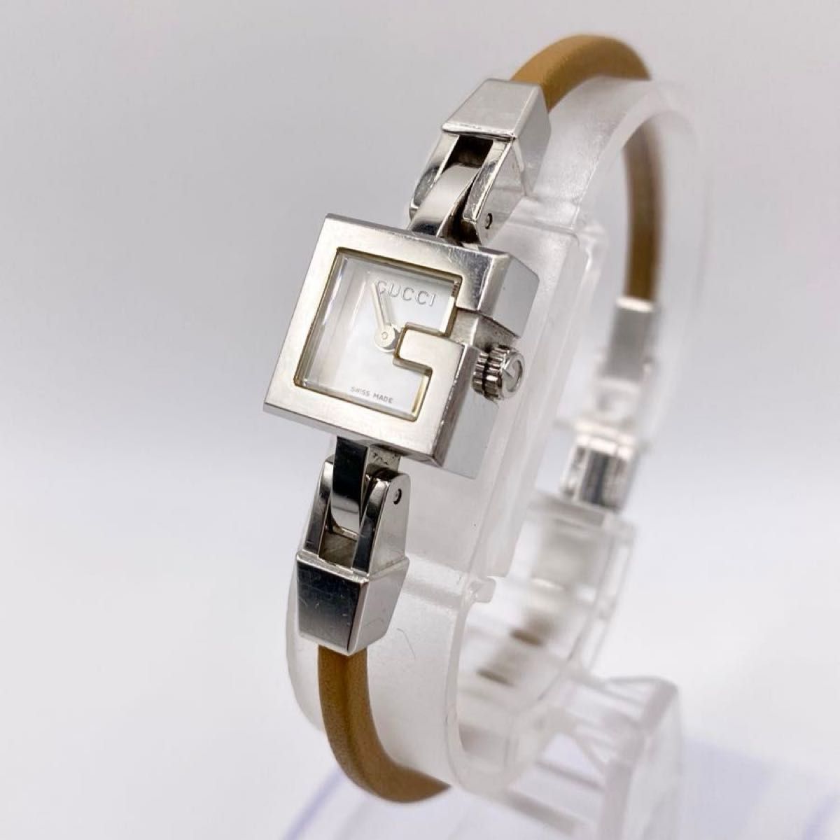 GUCCI グッチ ミニ ブレスウォッチ 102スクエアQZホワイトシェル GUCCI グッチ ミニ ブレスウォッチ 102スクエアQZホワイトシェル