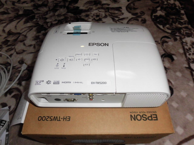 ★☆EPSON エプソン フルHD/3DプロジェクターEH-TW5200 dreamio　ドリーミオ☆★_画像2