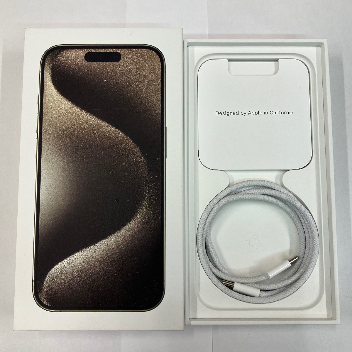 【送料無料/中古超美品】国内版SIMフリー iPhone15 Pro 1TB ナチュラルチタニウム MTUT3J/A Apple【四丁目店】の画像8