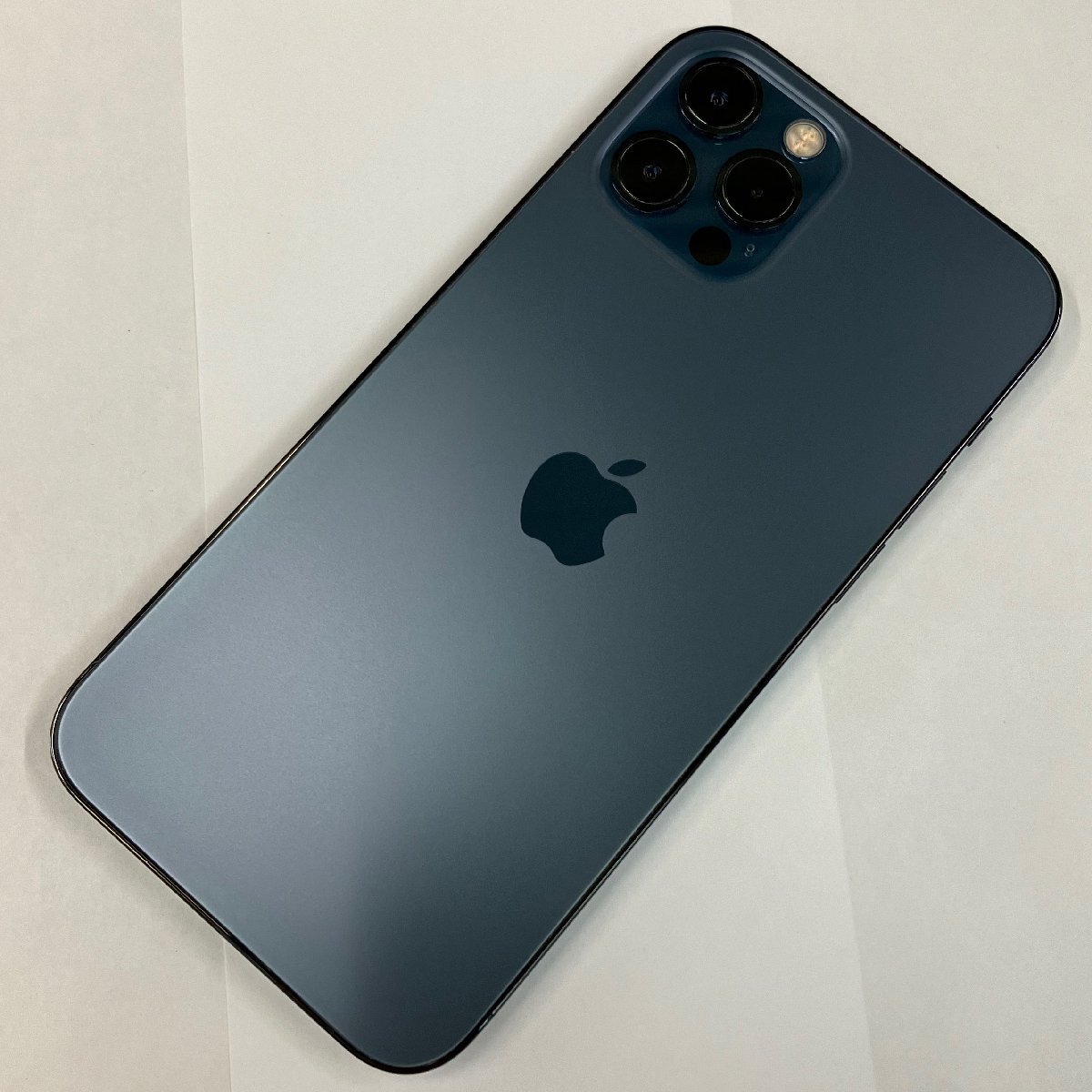 【送料無料/中古美品】SIMフリー docomo iPhone12 Pro 256GB パシフィックブルー MGMD3J/A 〇判定 SIMロック解除済み【四丁目店】の画像2