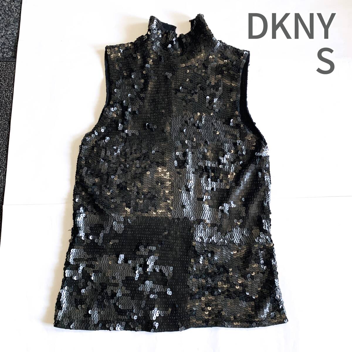 DKNY ディーケーエヌワイ スパンコール タートルネック ハイネック ブラック 黒 ラメ ノースリーブ Sサイズ パーティー ビーズ ビジュー_画像1