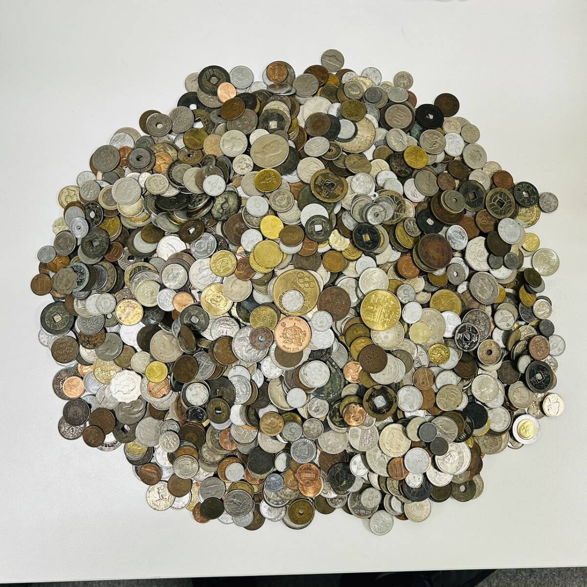 【MIA10446SH】1円スタート 外貨・古銭・コイン おまとめ 合計重量約11.4Kg 通貨 アンティーク コレクション セット 現状品の画像1