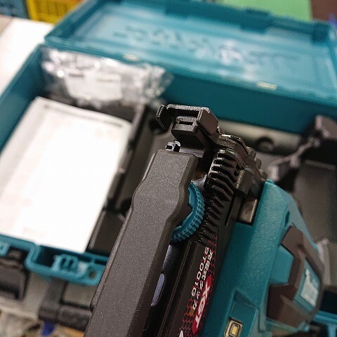 【未使用展示品】Makita マキタ ST001GZ 40Vmax 充電式タッカ 【J線/4mm】の画像4