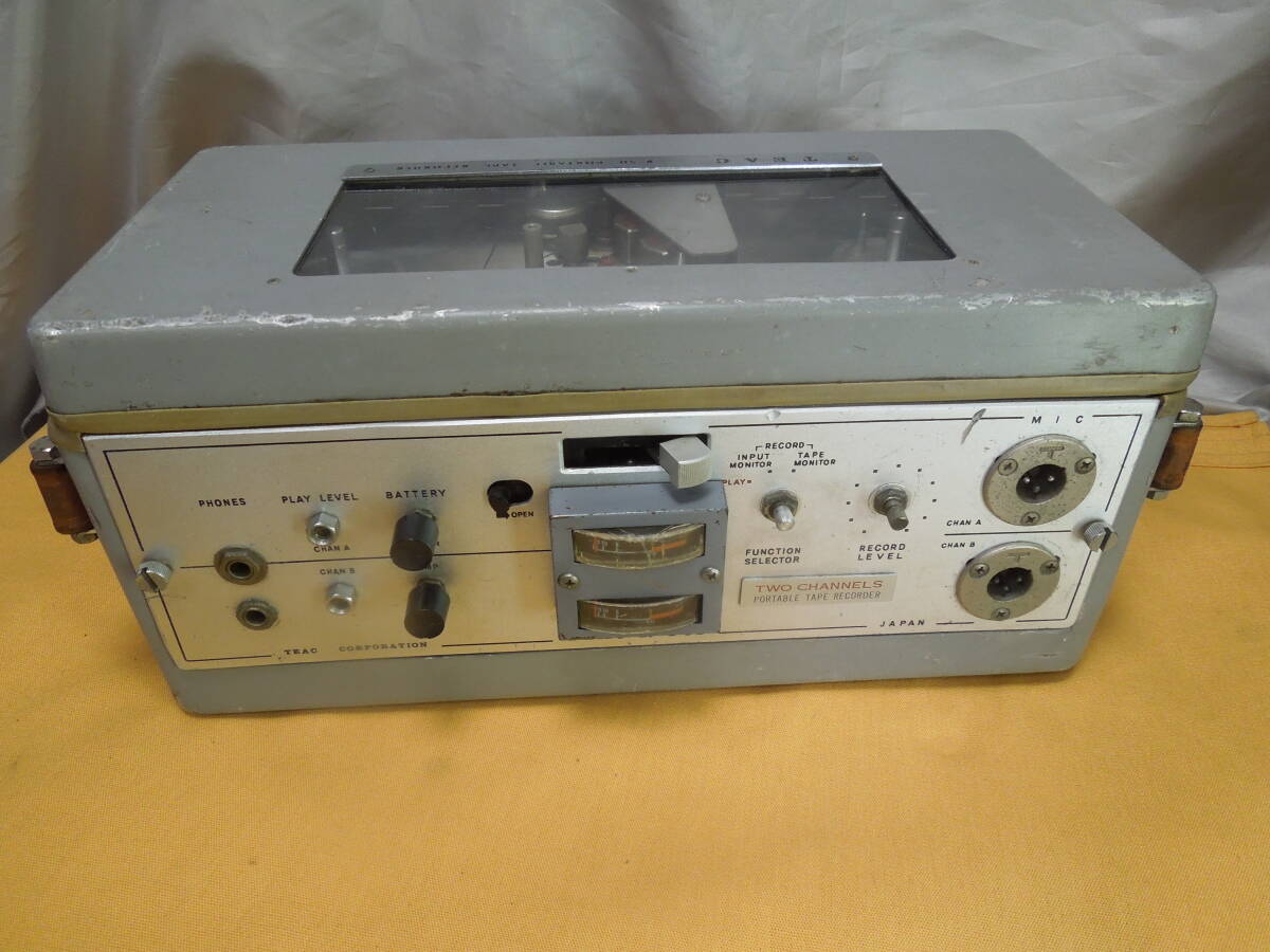 希少！昭和レトロ!! TEAC R-50s [PORTABLE TAPE RECORDER]／不動 テアックポータブルテープレコーダー