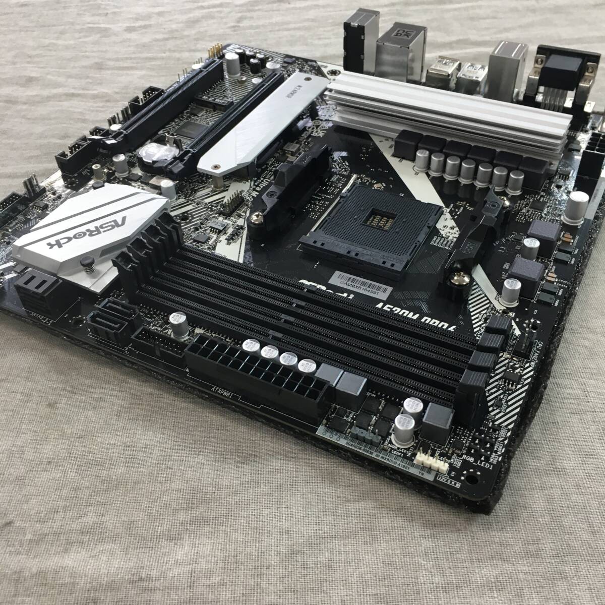 現状品 ASRock AMD Ryzen 3000/4000シリーズ(Soket AM4)対応 A520チップセット搭載 Micro ATX マザーボード A520M Pro4_画像5