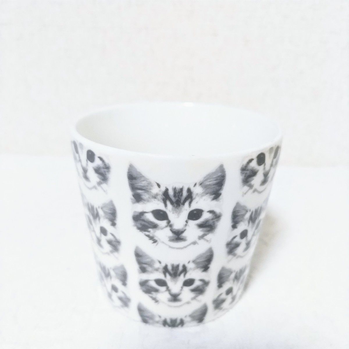 【新品】【未使用】【除菌・殺菌済み】ブランド オリビア　猫ちゃんデザイン　マグカップ　