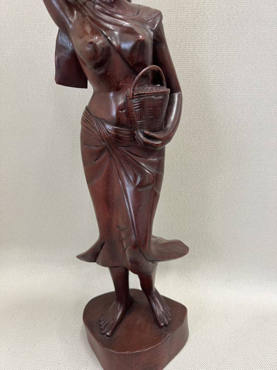 バリ 女性像 木彫り 高さ62cm　重2.8㎏ 木製 彫刻 民芸品 工芸品 インドネシア_画像3