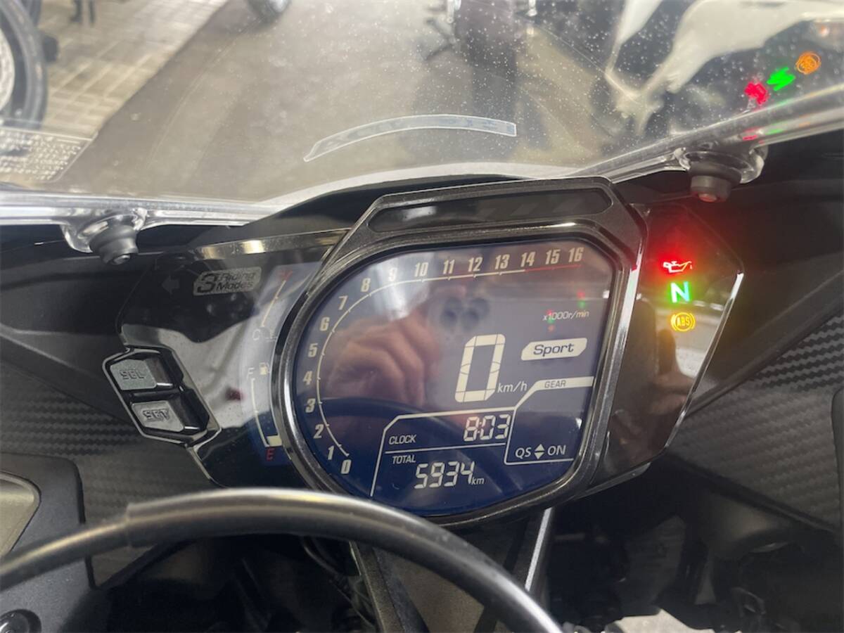 CBR250RR☆低走行☆5934ｋｍ☆クイックシフター☆ショートスタンド☆ETC☆自賠責R8年4月まで付☆MC51_画像8