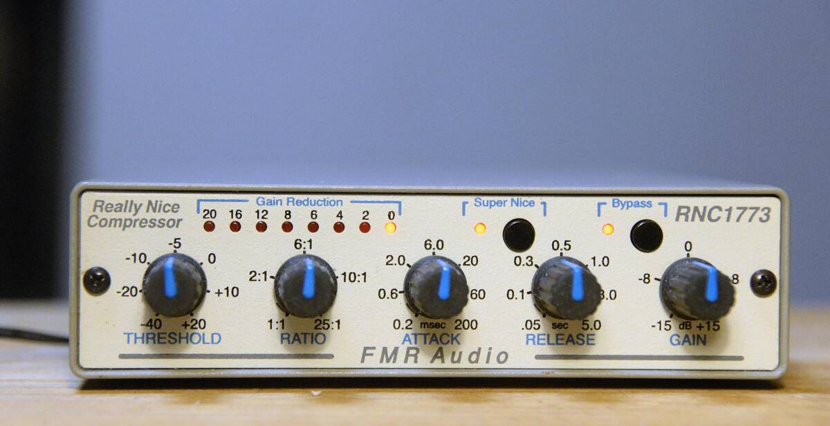 FMR AUDIO RNC1773 ステレオコンプレッサー_画像1