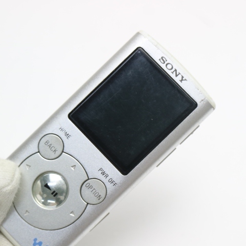 美品 NW-E052 シルバー 即日発送 SONY WALKMAN ウォークマン 本体 あすつく 土日祝発送OK_画像3