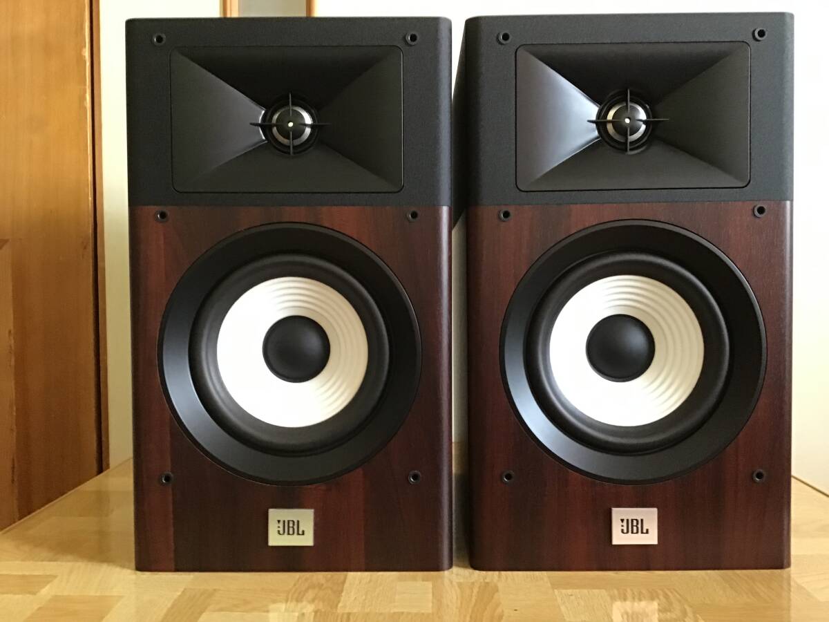 JBL STAGE A130 W 1ペア 133mmウーファー/2ウェイ ブックシェルフ型スピーカー KANAREスピーカーケーブル4S11(約2mペア)の画像1