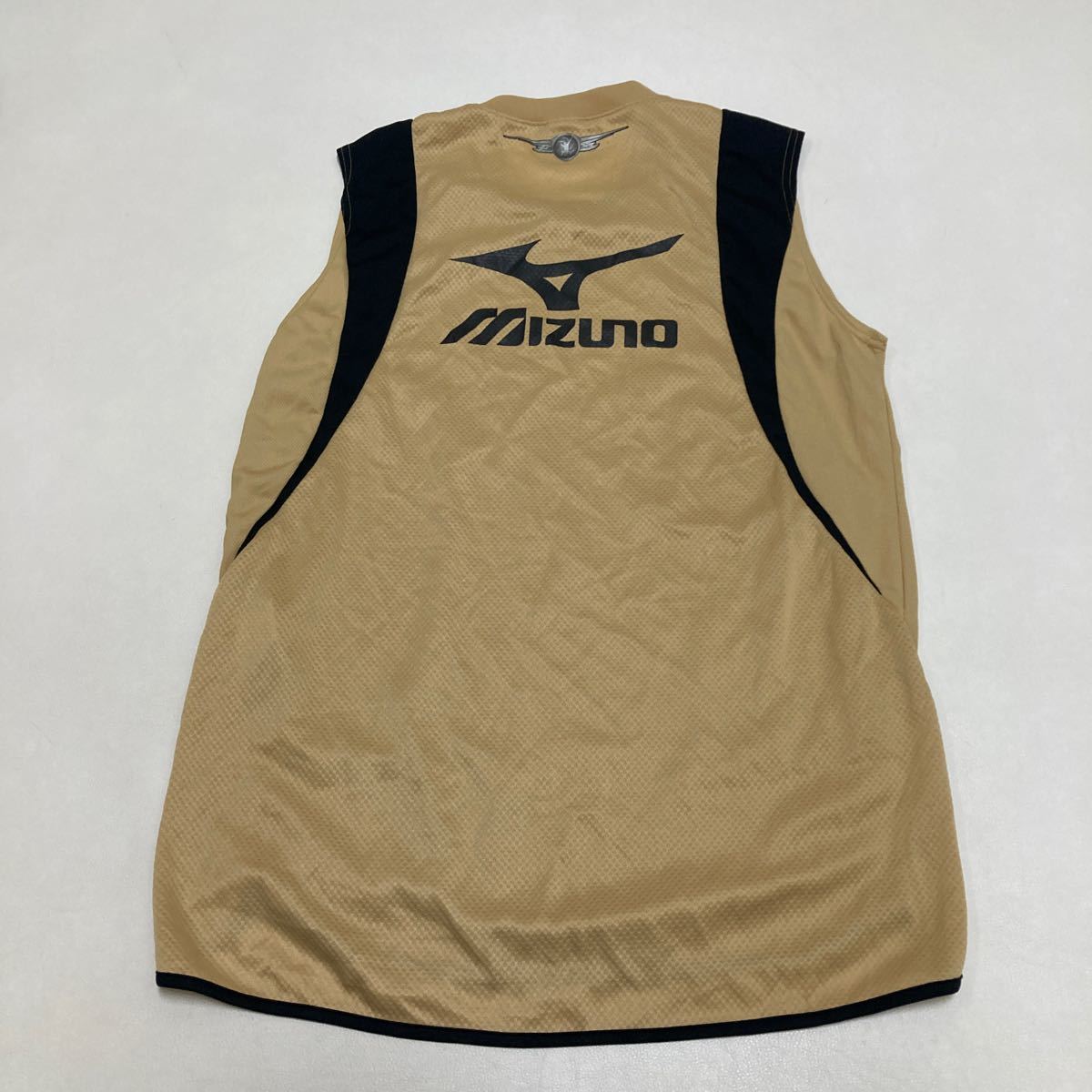 304 美品 MIZUNO ミズノ ノースリーブ トップス タンクトップ サイズXOバレーボール トレーニング ベージュ スポーツ メンズ 40302Q._画像2