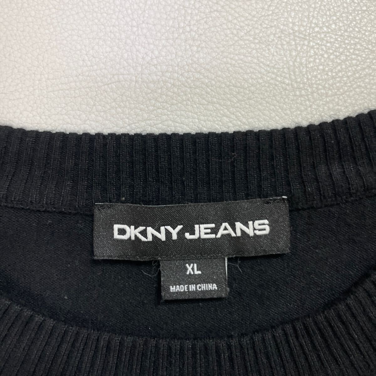 286 美品 DKNY JEANS ダナキャランニューヨーク ジーンズ レーヨン ニット プルオーバー セーター サイズXL ブラック 黒 春 メンズ 40311O_画像3