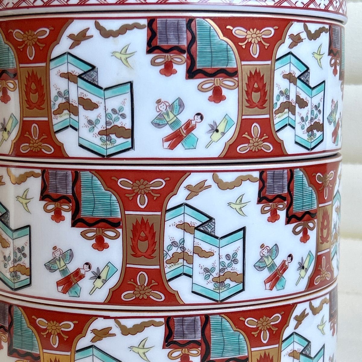 三洋陶器　龍峰窯　古伊万里羽子板　三段重　蓋付き重ね鉢　金彩　赤絵　色絵　お重