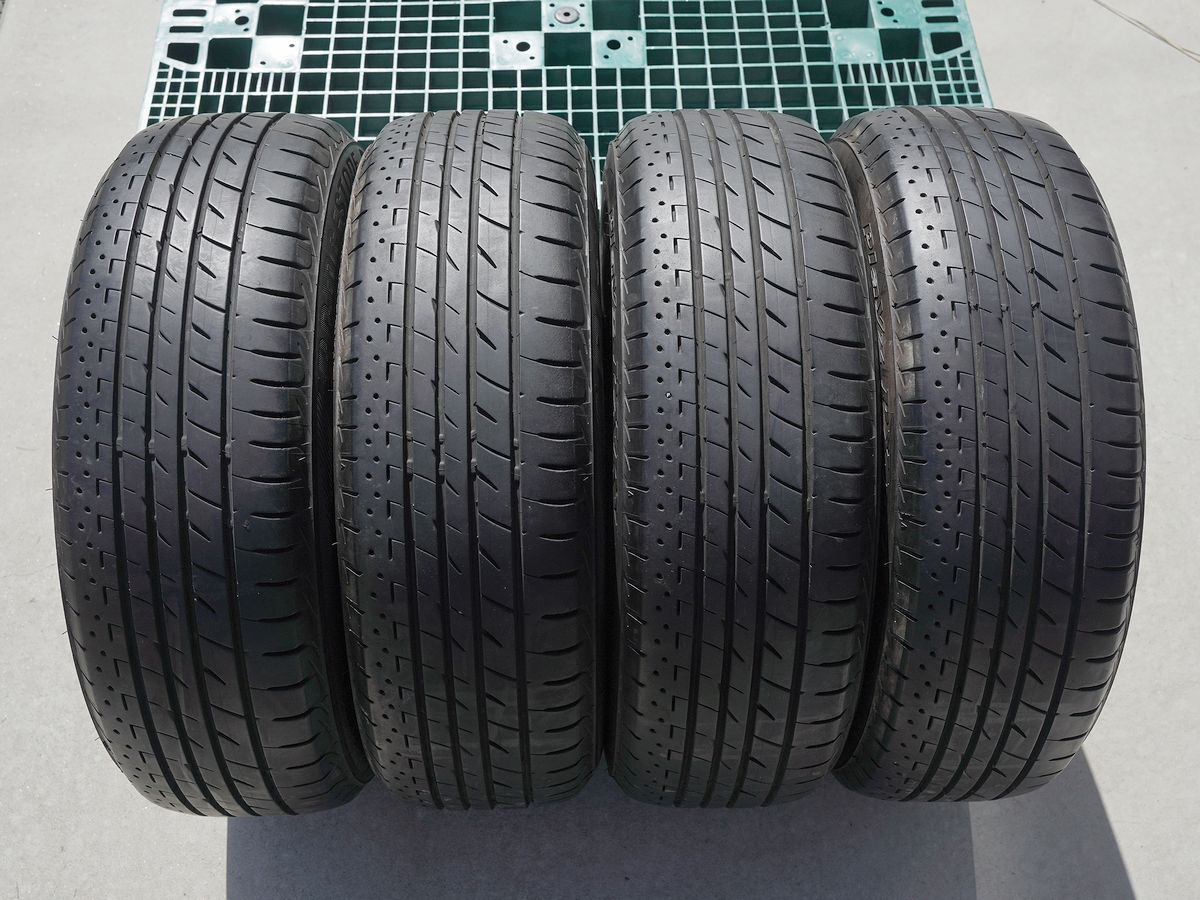 ※訳あり※バリ山 中古タイヤ ブリヂストン プレイズ PX-RV 195/65R15 4本【ミニバン専用 Playz BRIDGESTONE バリ溝 ノア ウ゛ォクシー】_画像1