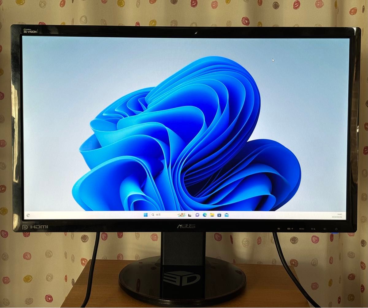 ASUS VG248QE 144hz 1ms ゲーミングモニター スピーカー内蔵 ASUS VG248QE 144hz 1ms ゲーミングモニター スピーカー内蔵
