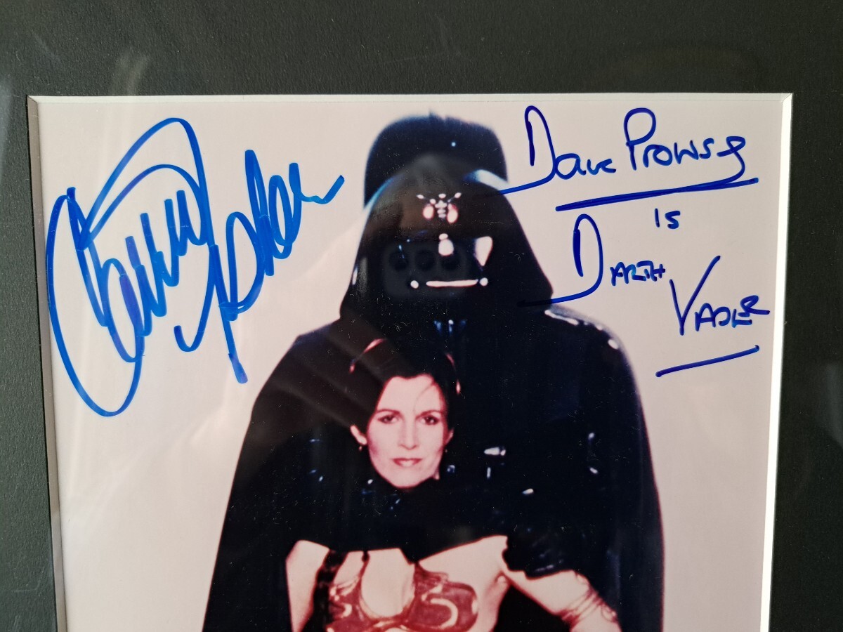 CARRIE FISHER & DAVE PROWS AUTOGRAPH キャリーフィッシャー&デイブ・プラウズ ダブルサイン入り額装フォト レイア姫 ダース・ベイダーの画像2