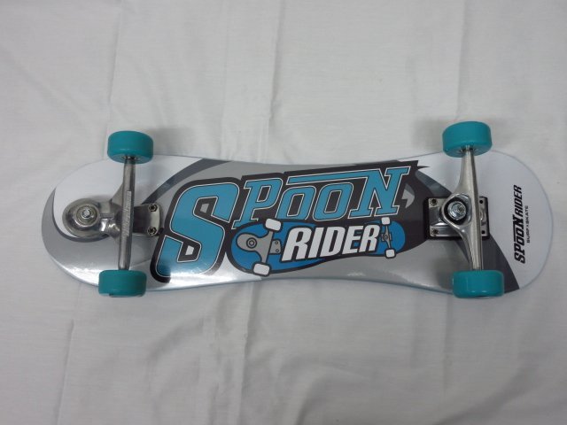 m4529 未使用保管品 SPOON RIDER スケボー スケートボード SURF×SKATE 82INCH 60mm-78A 黒×水色 全長約71cmの画像4