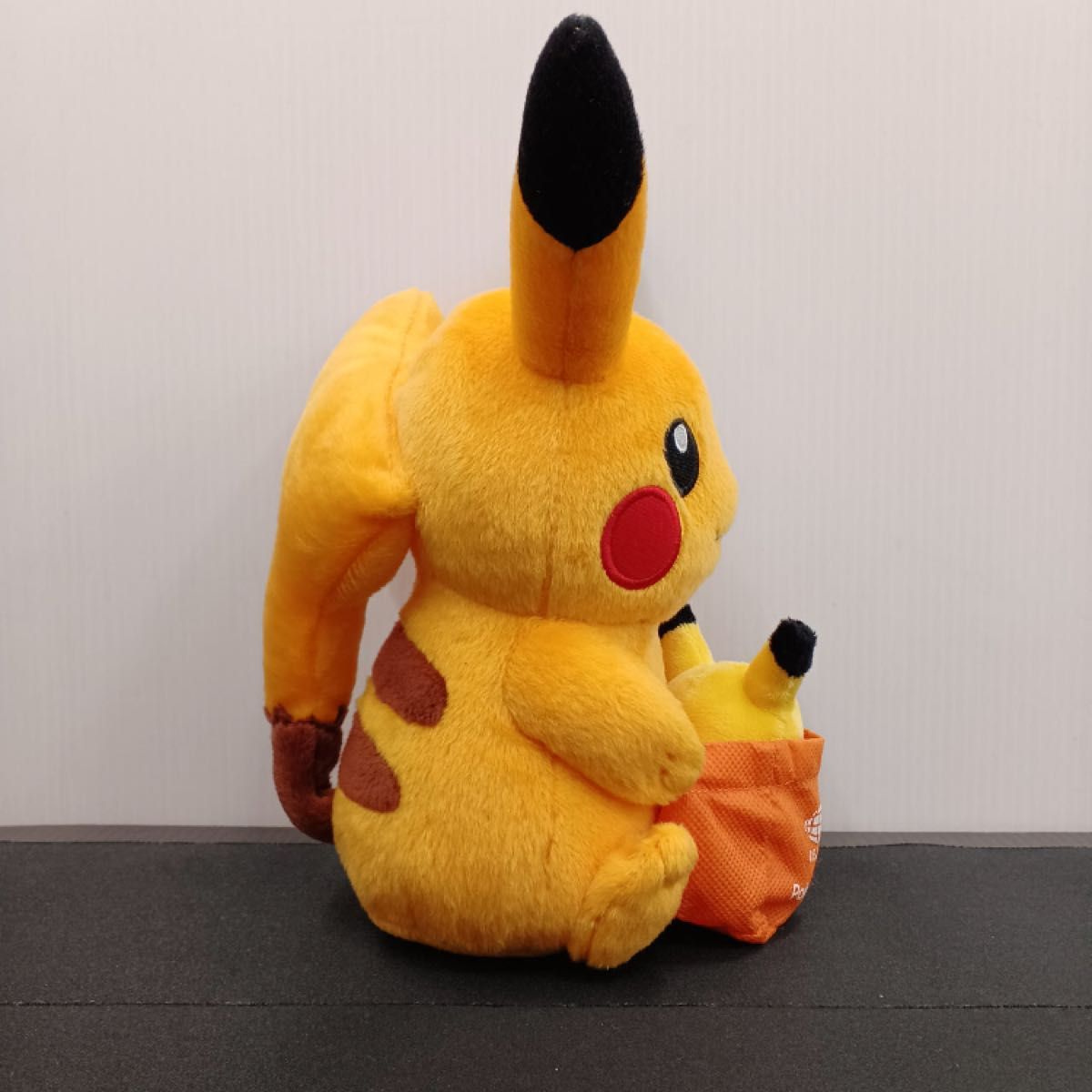 ぬいぐるみ ピカチュウ ポケモンセンター ポケモン beams 色違い ぬいぐるみ ピカチュウ ポケモンセンター ポケモン beams 色違い
