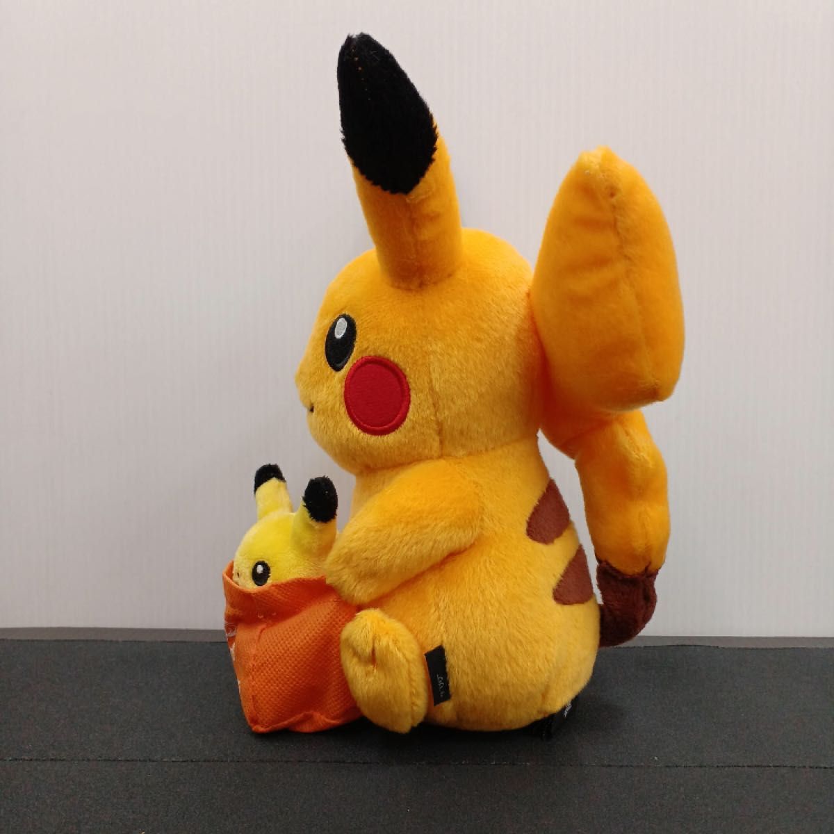 ぬいぐるみ ピカチュウ ポケモンセンター ポケモン beams 色違い ぬいぐるみ ピカチュウ ポケモンセンター ポケモン beams 色違い