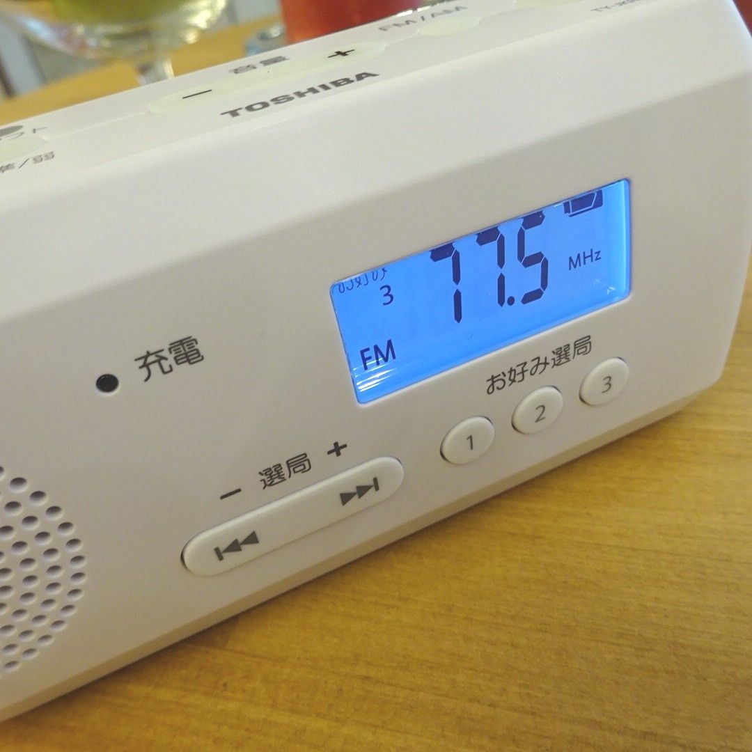 TOSHIBA TY-JKR6 FM/AM 手回し充電ラジオ 