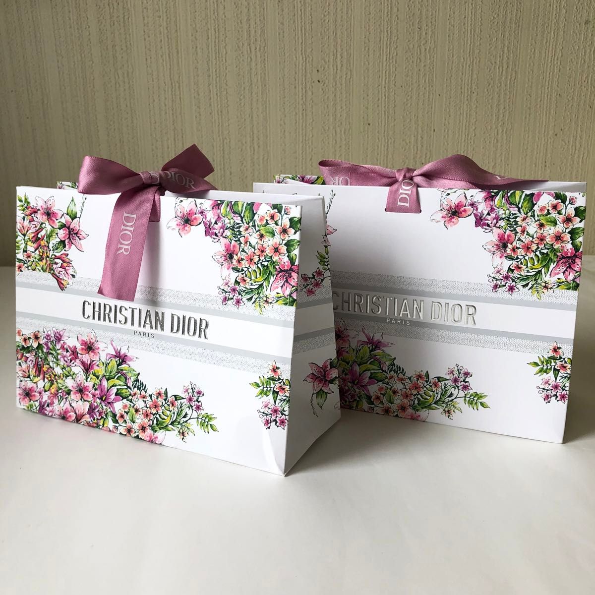 ディオール ギフト ラッピング ギフトボックス リボン DIOR CD ディオール ギフト ラッピング ギフトボックス リボン DIOR CD