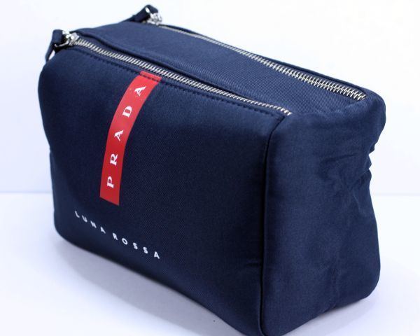 prdp11ｎ 新品未使用本物 PRADA プラダ 「LUNA ROSSA]　ノベルティポーチ_画像2