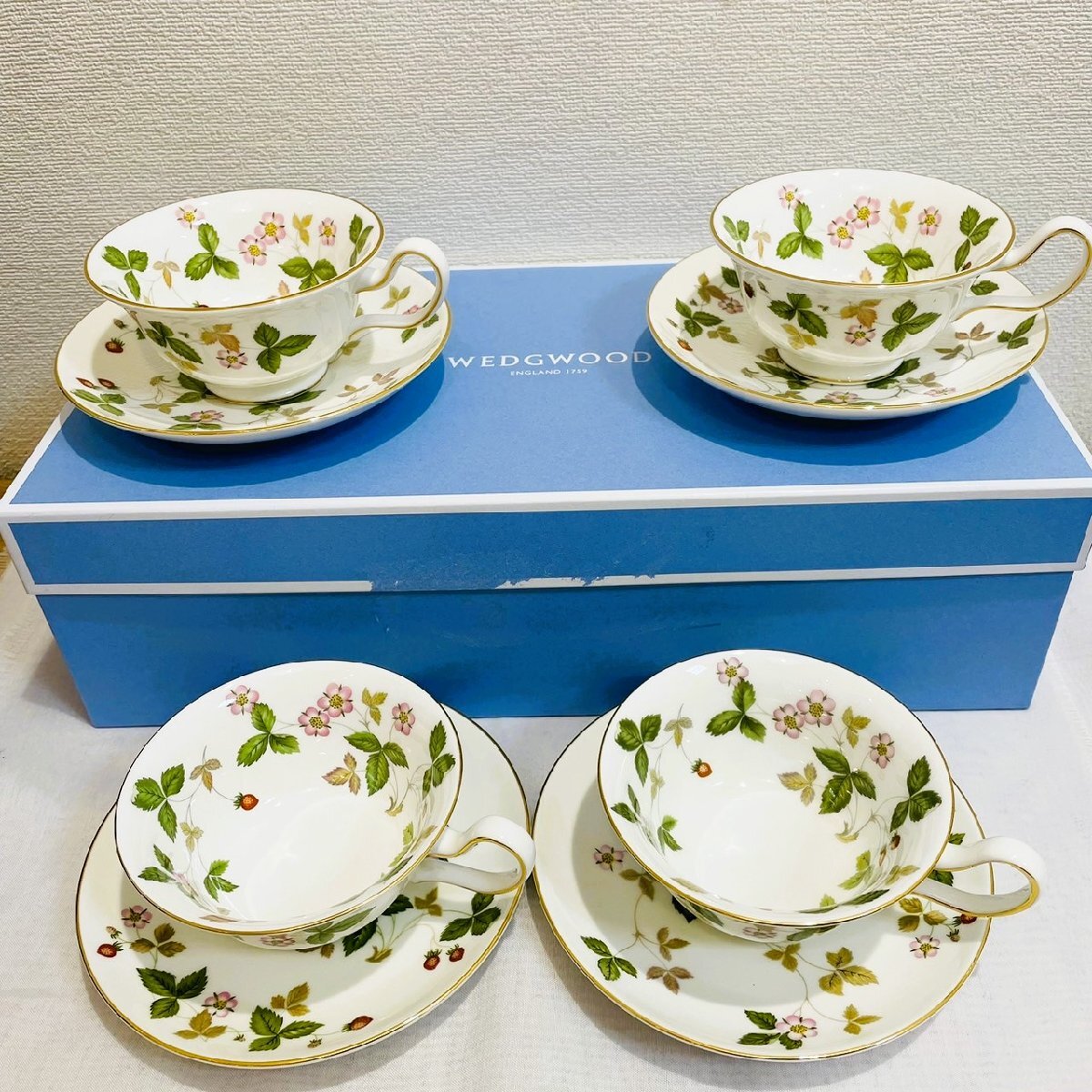 【10MYシャ03018C】★1円スタート★WEDGWOOD★ウェッジウッド★ワイルドストロベリー★カップ＆ソーサー★ティーセット★4客★未使用保管品_画像2